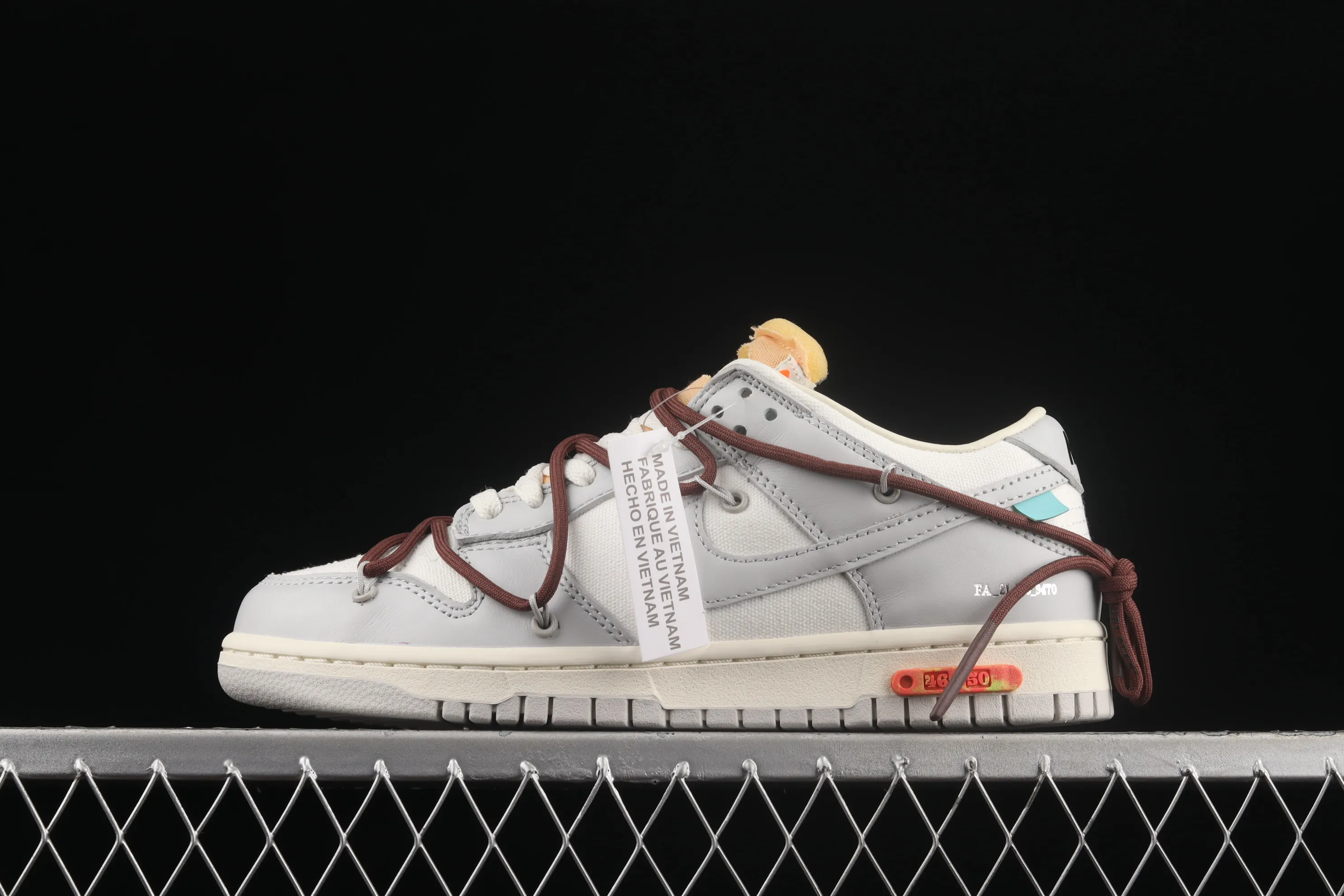 All Categories Nk SB Dunk Series Nk SB Dunk Low Low-top Sneakers Pure Original Version OF x Nk Dunk Low OW White Gray Casual Sports Skateboard Shoes DM1602-102